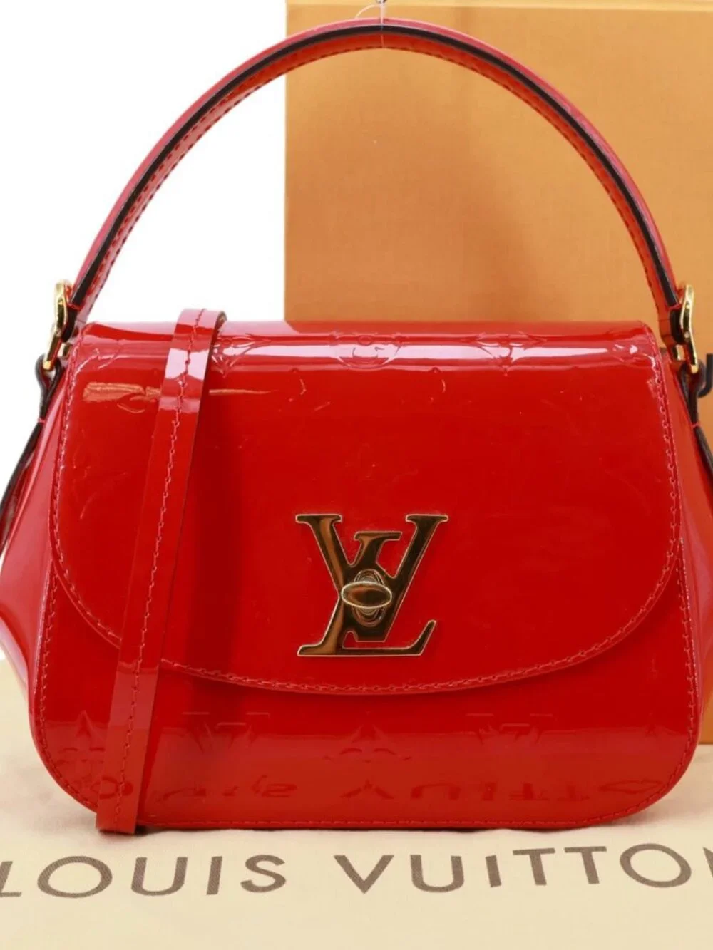 Louis Vuitton  Pasadena Monogram Vernis Leather Shoulder Bag Red